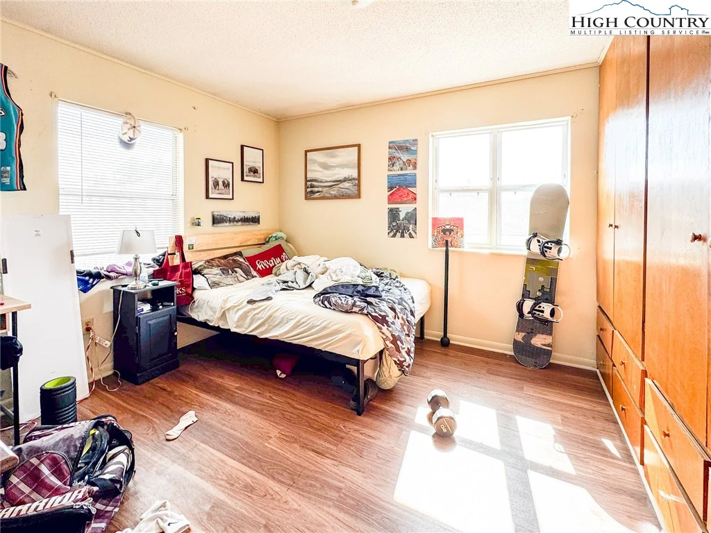 Image number 6 for the current listing