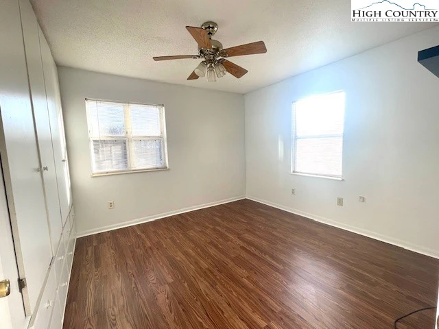 Image number 9 for the current listing