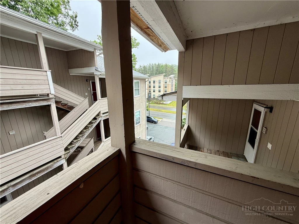 Image number 7 for the current listing