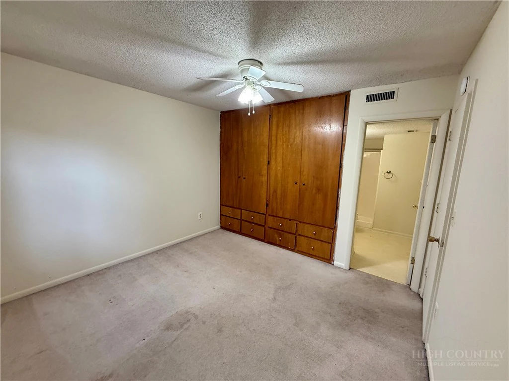 Image number 16 for the current listing