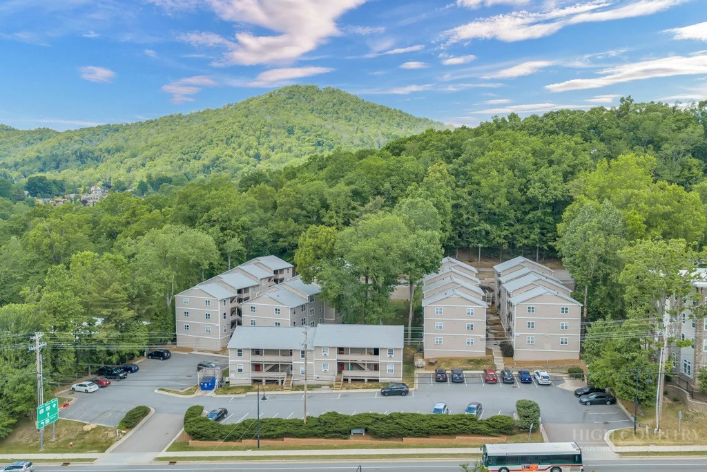 Image number 1 for the current listing