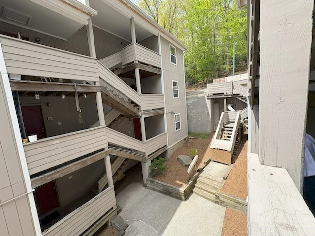 Image number 2 for the current listing