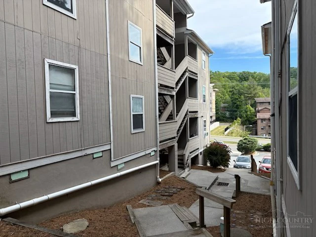 Image number 5 for the current listing