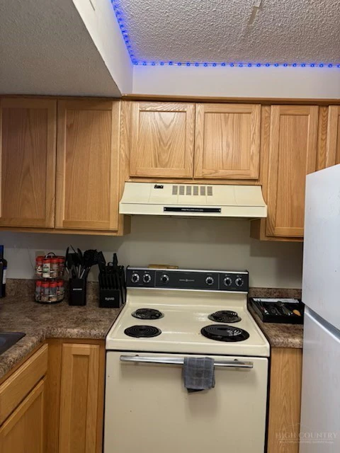 Image number 11 for the current listing