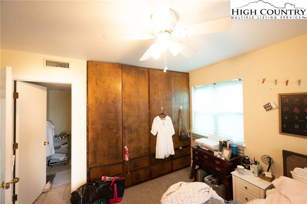 Image number 11 for the current listing