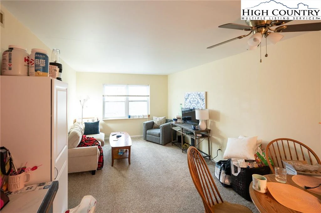 Image number 17 for the current listing