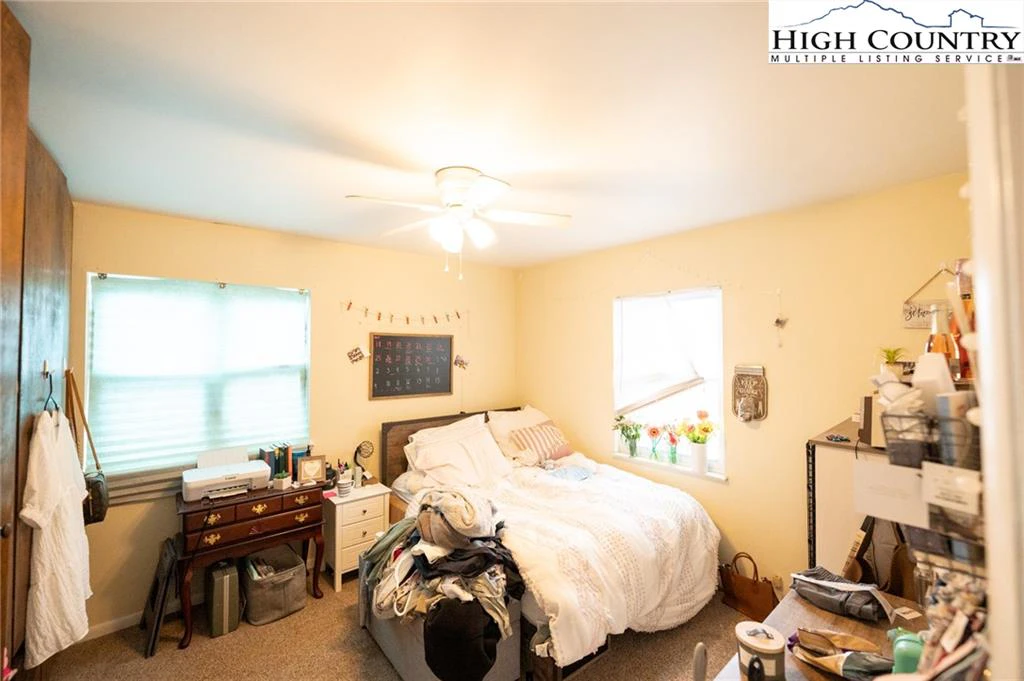 Image number 2 for the current listing