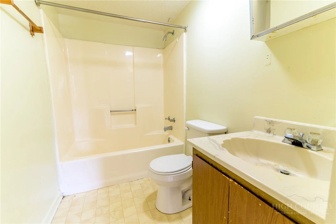 Image number 6 for the current listing