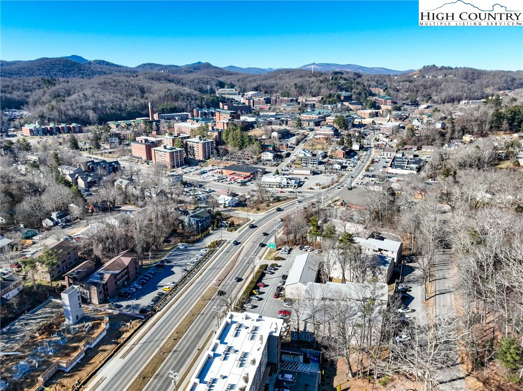 Image number 17 for the current listing