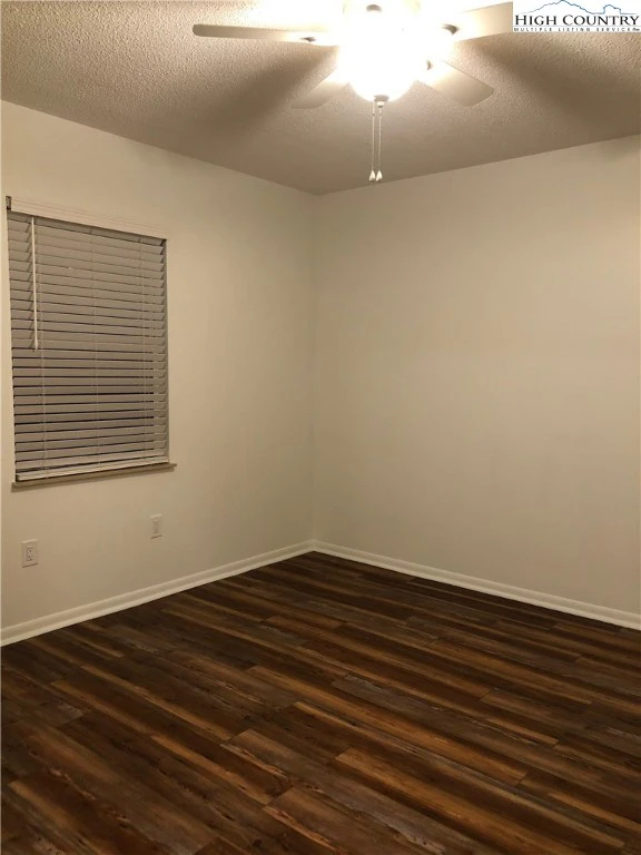 Image number 15 for the current listing