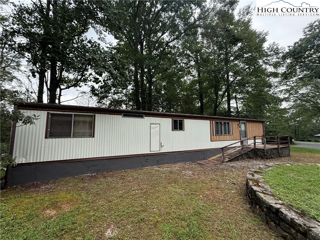 Image number 1 for the current listing