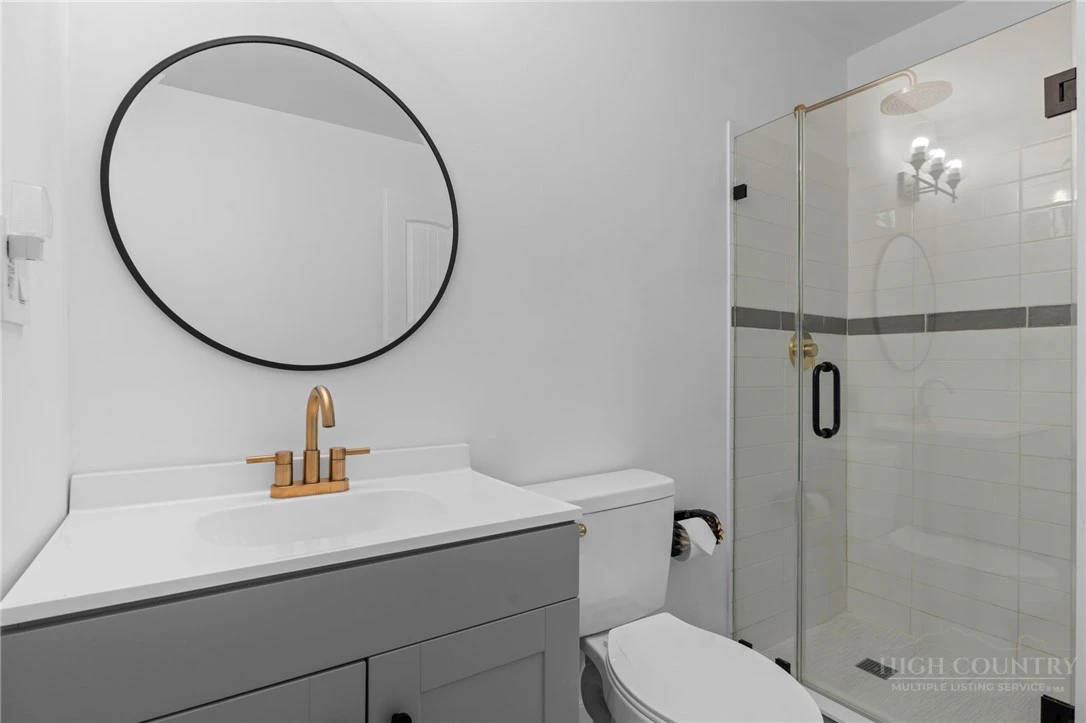 Image number 12 for the current listing