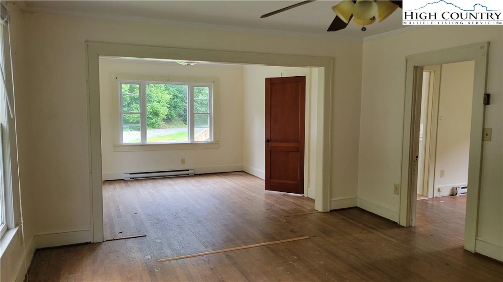 Image number 8 for the current listing