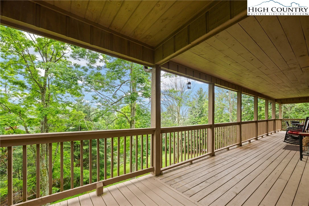 Image number 11 for the current listing