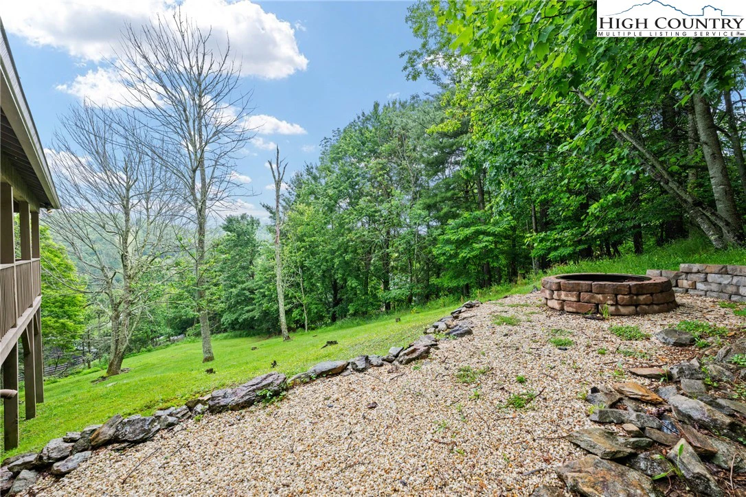 Image number 14 for the current listing