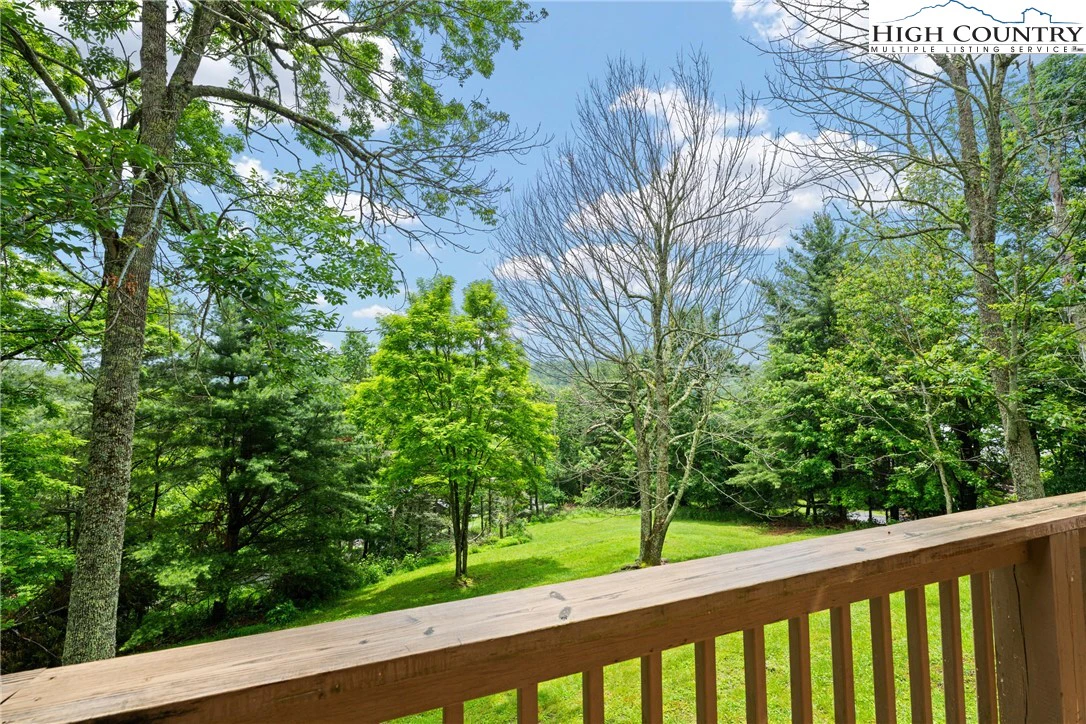 Image number 15 for the current listing