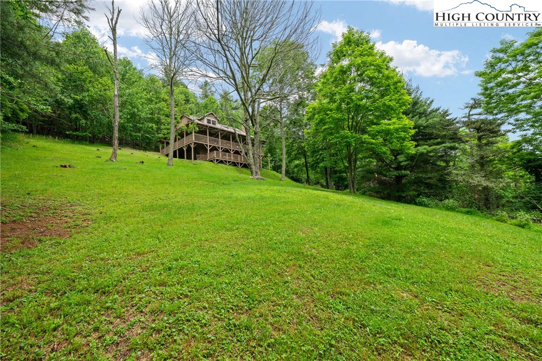 Image number 17 for the current listing