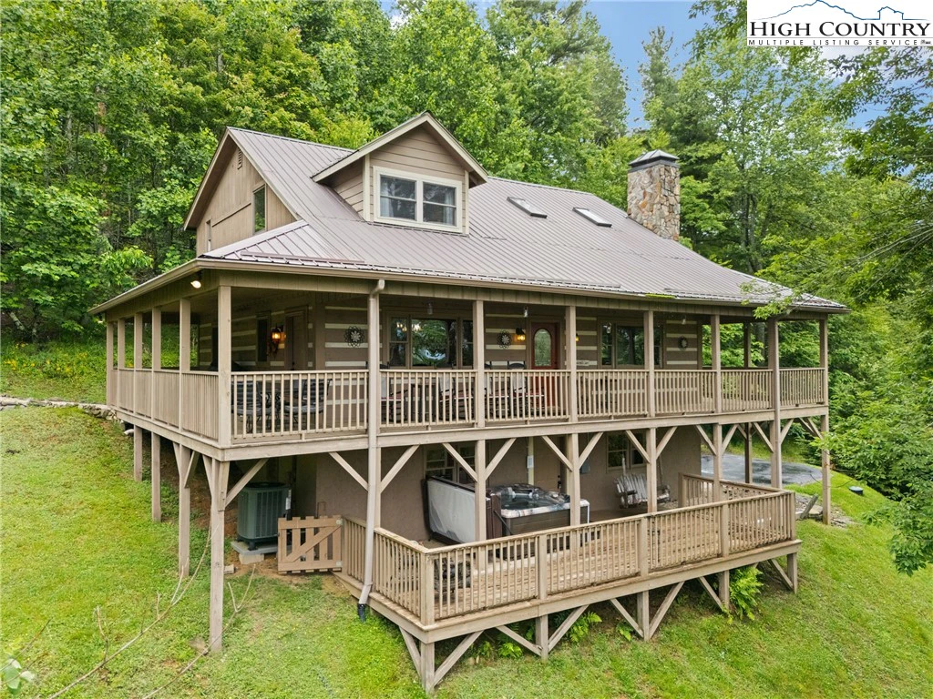 Image number 1 for the current listing