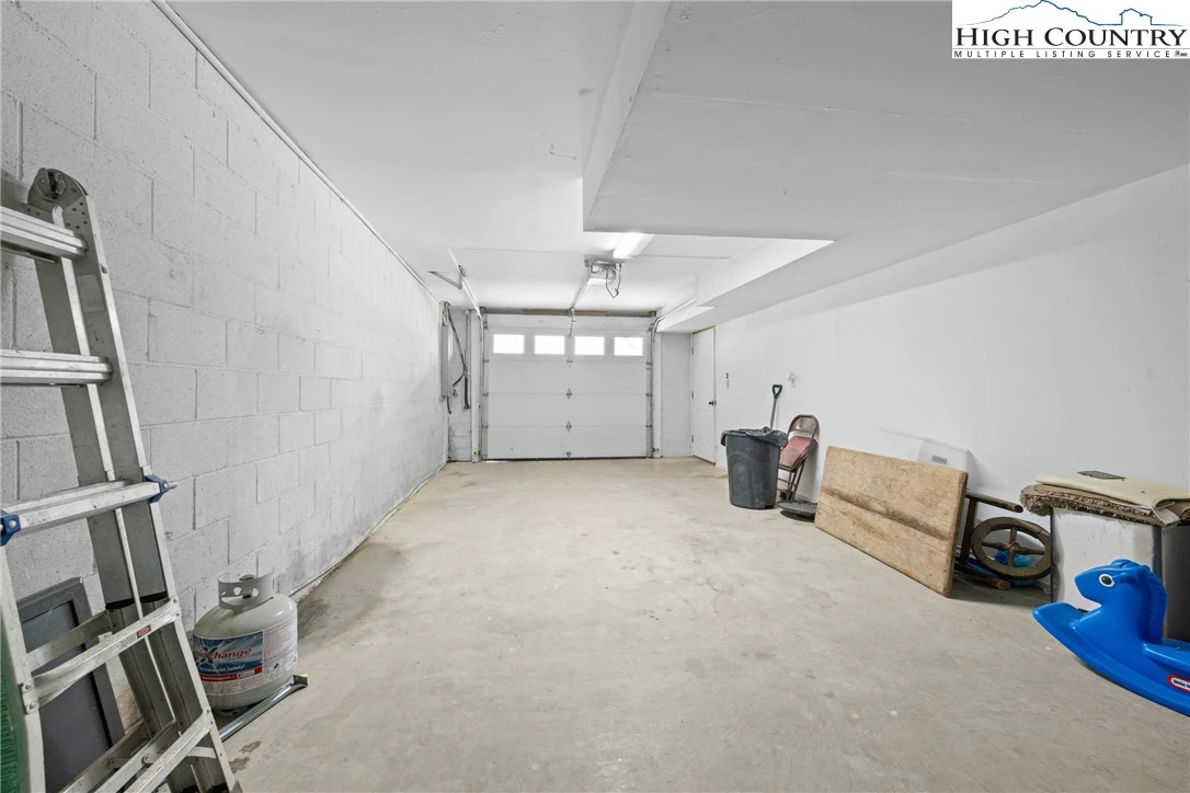 Image number 2 for the current listing