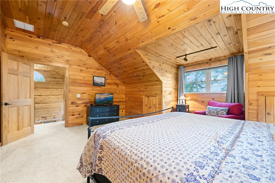 Image number 5 for the current listing