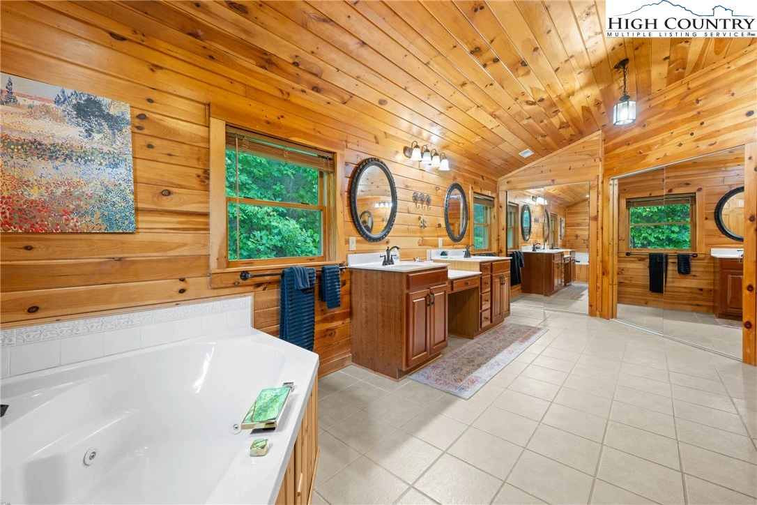 Image number 6 for the current listing