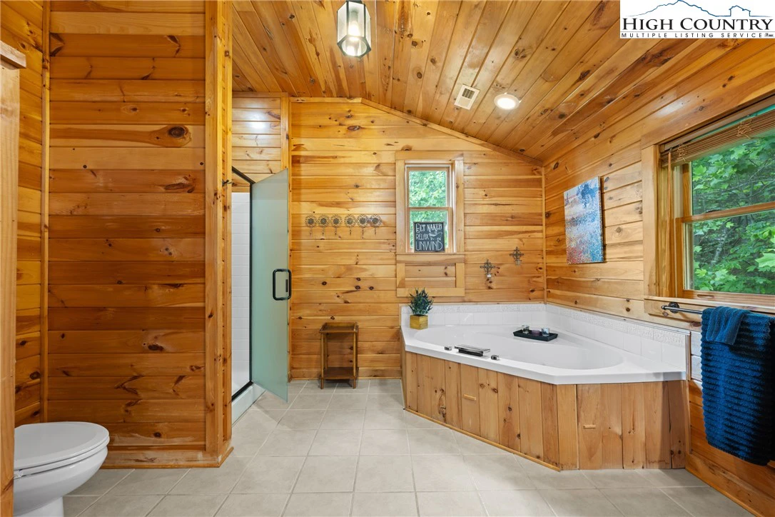 Image number 4 for the current listing