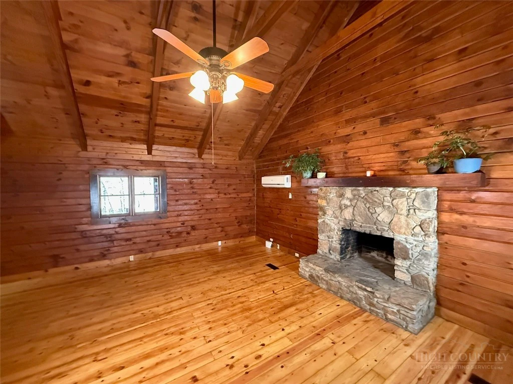 Image number 3 for the current listing