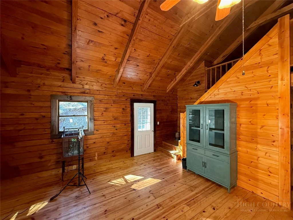 Image number 5 for the current listing