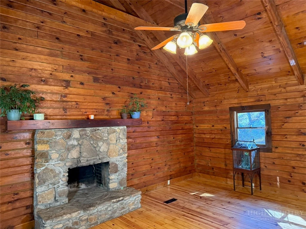 Image number 4 for the current listing