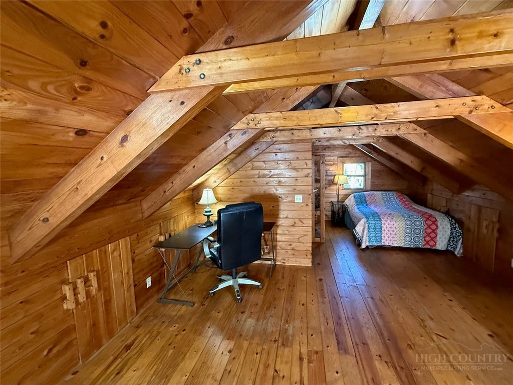 Image number 12 for the current listing