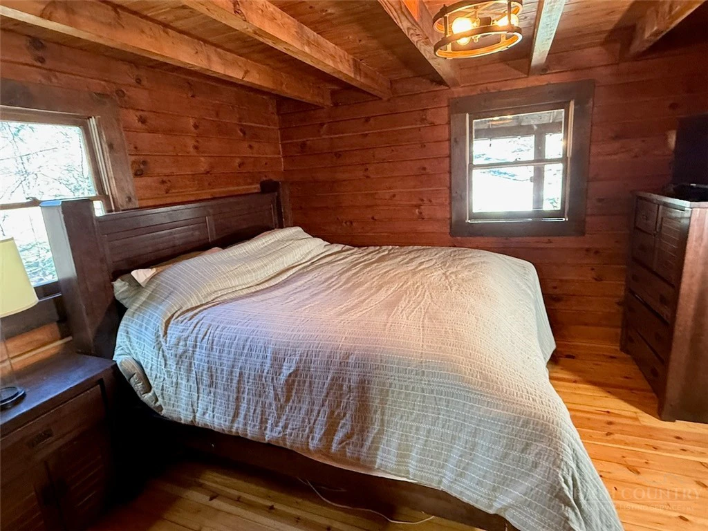 Image number 9 for the current listing