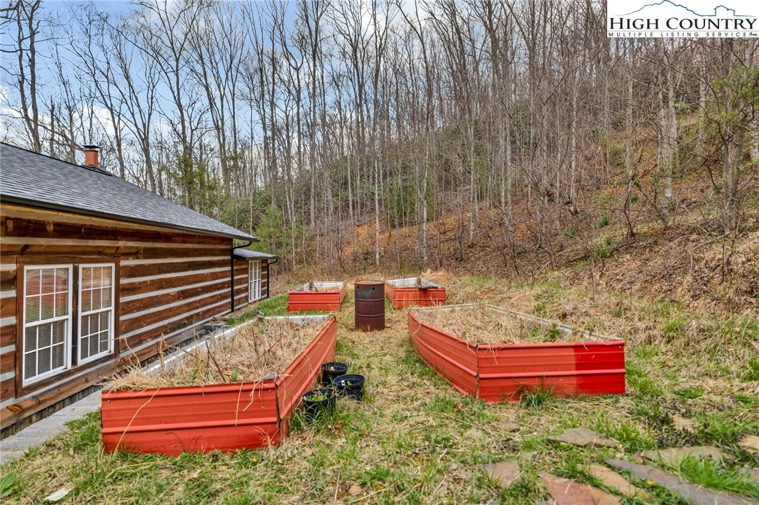Image number 21 for the current listing