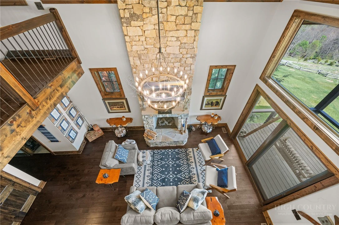 Image number 13 for the current listing