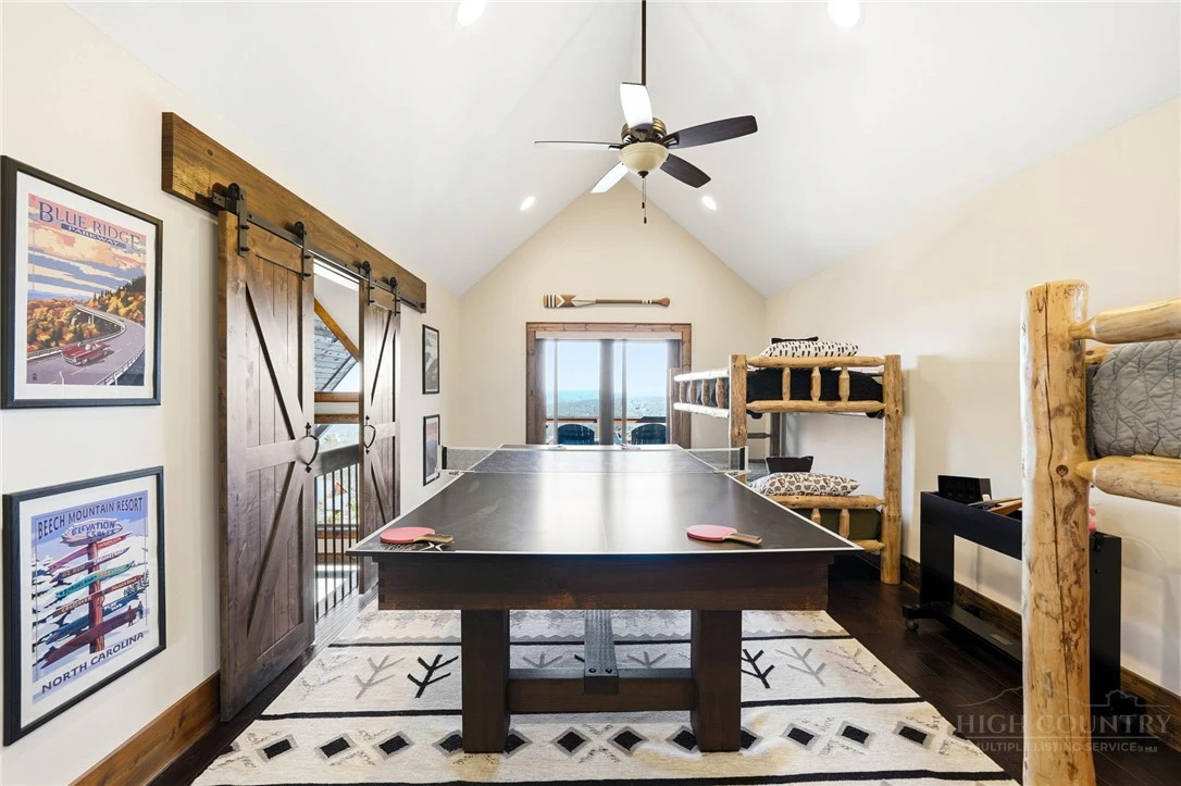 Image number 3 for the current listing
