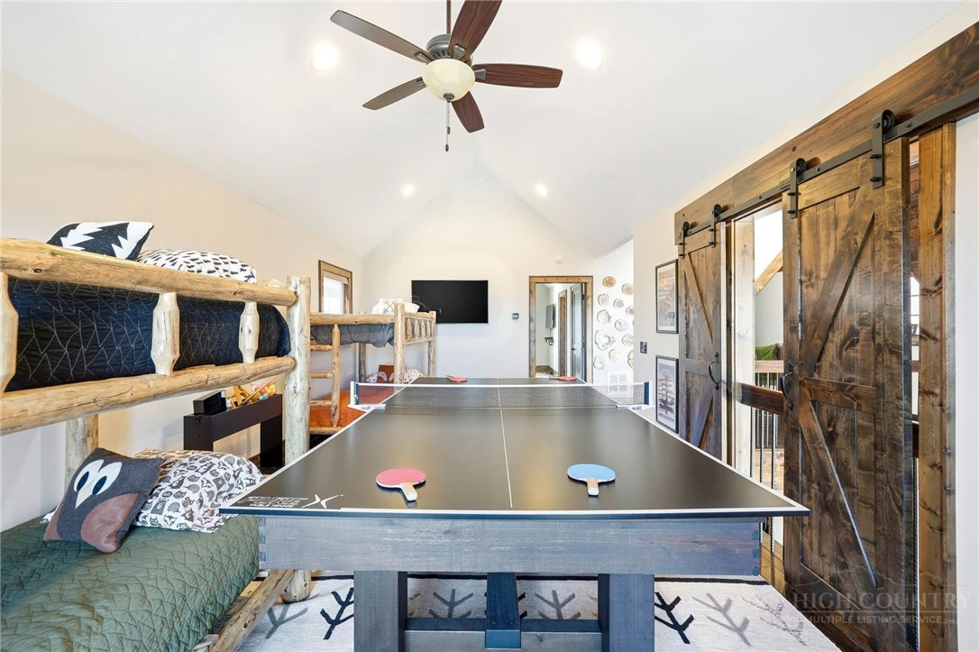Image number 4 for the current listing