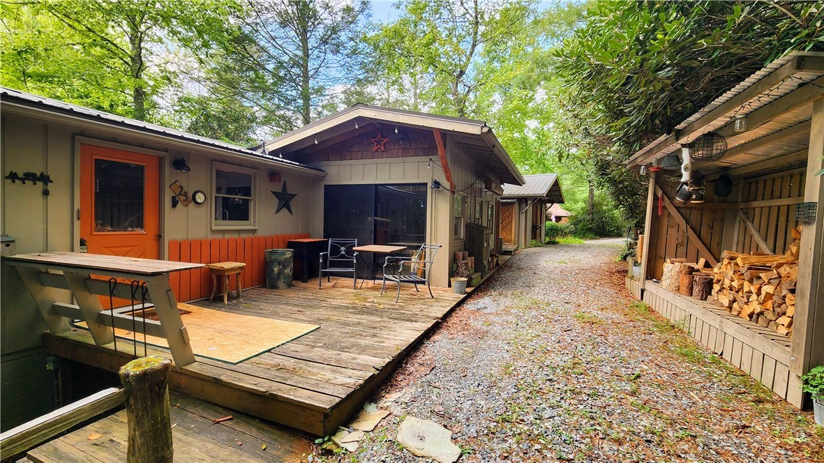 Image number 1 for the current listing