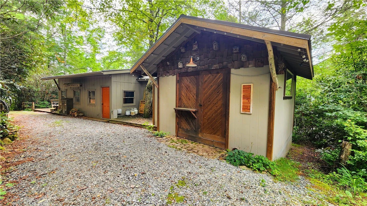Image number 6 for the current listing