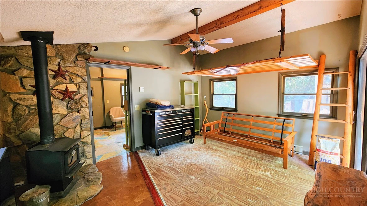 Image number 8 for the current listing