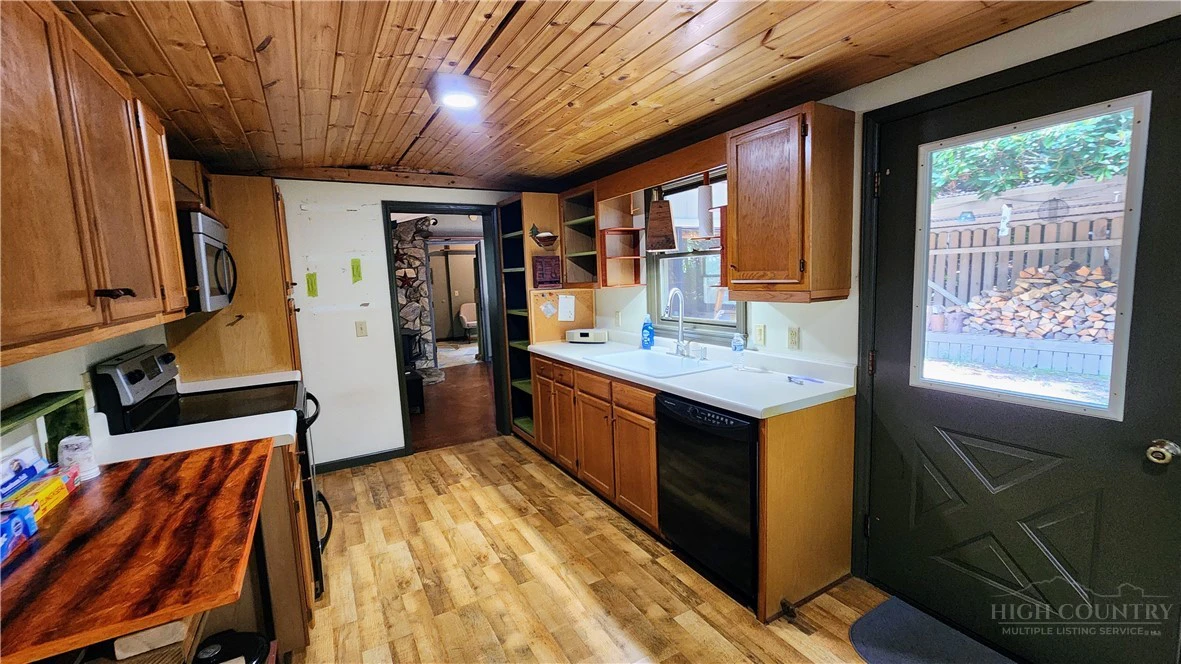 Image number 10 for the current listing