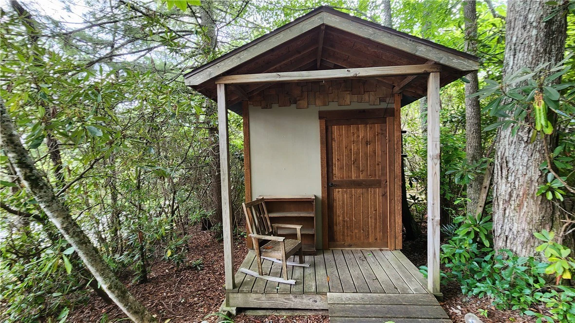 Image number 15 for the current listing