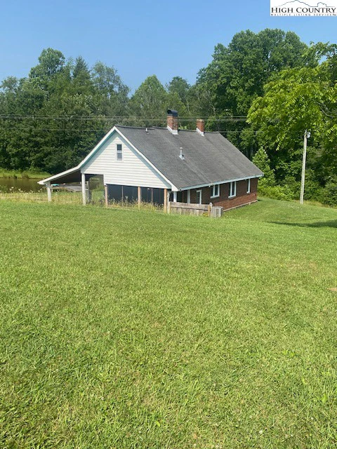 Image number 13 for the current listing