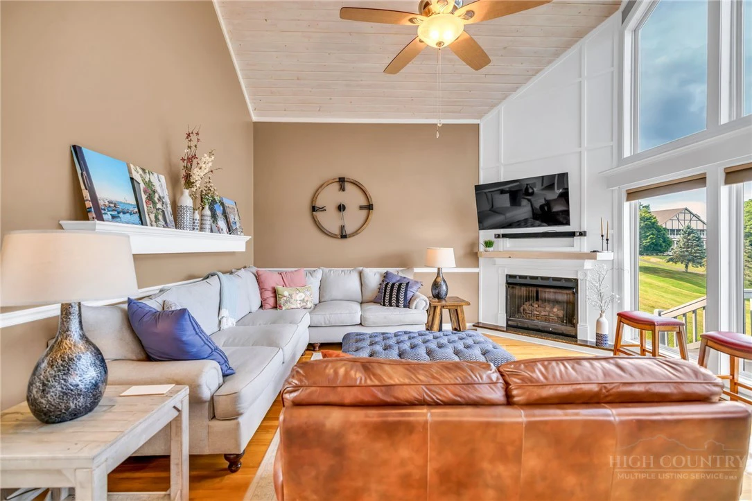 Image number 8 for the current listing