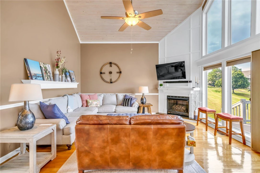 Image number 9 for the current listing