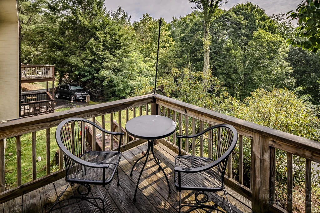 Image number 18 for the current listing
