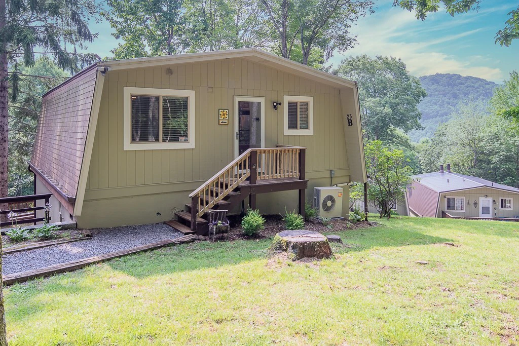 Image number 19 for the current listing