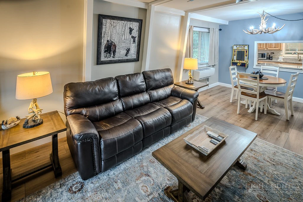 Image number 5 for the current listing