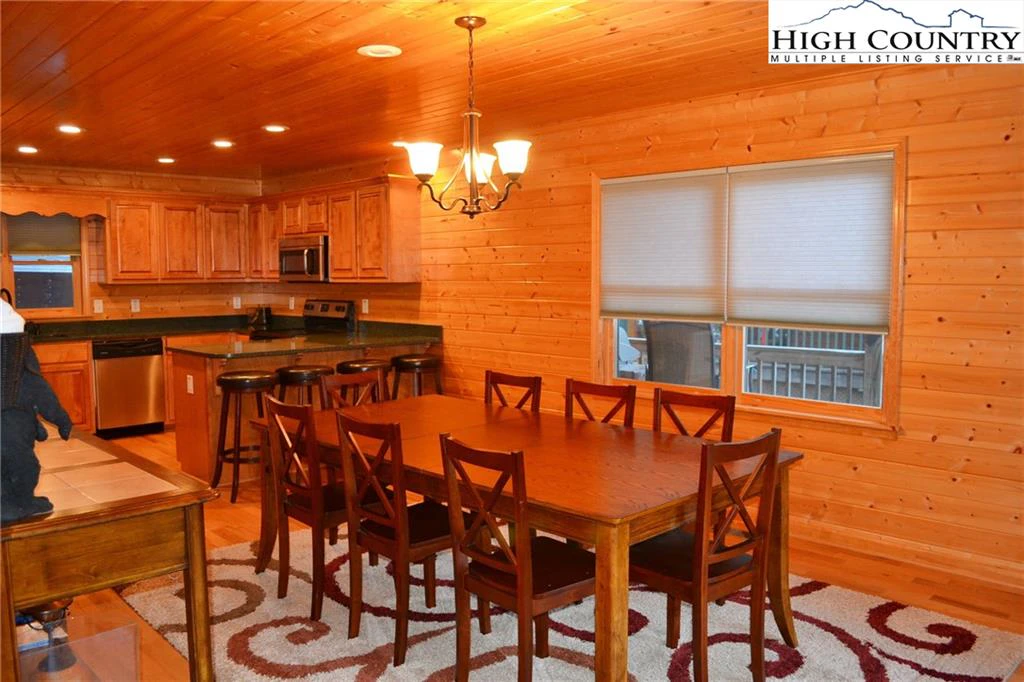 Image number 20 for the current listing