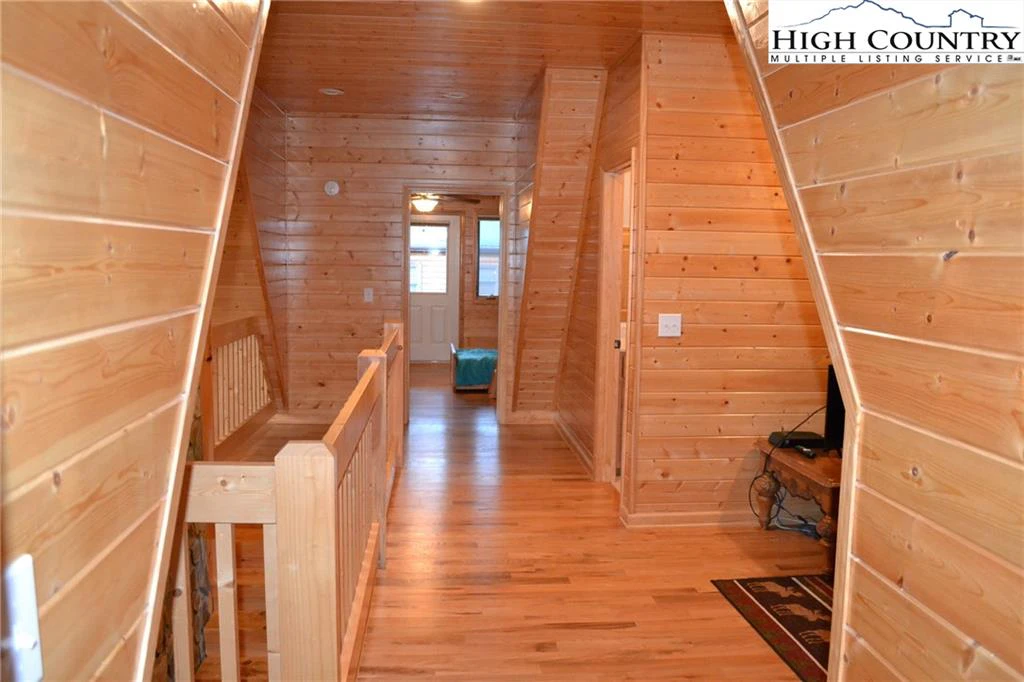 Image number 6 for the current listing
