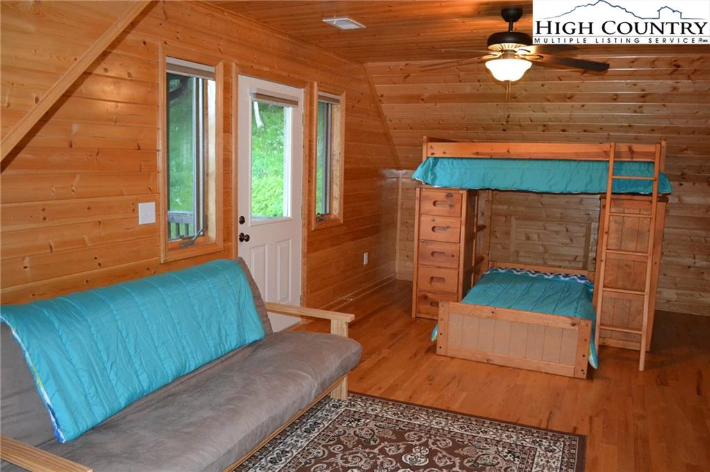 Image number 7 for the current listing