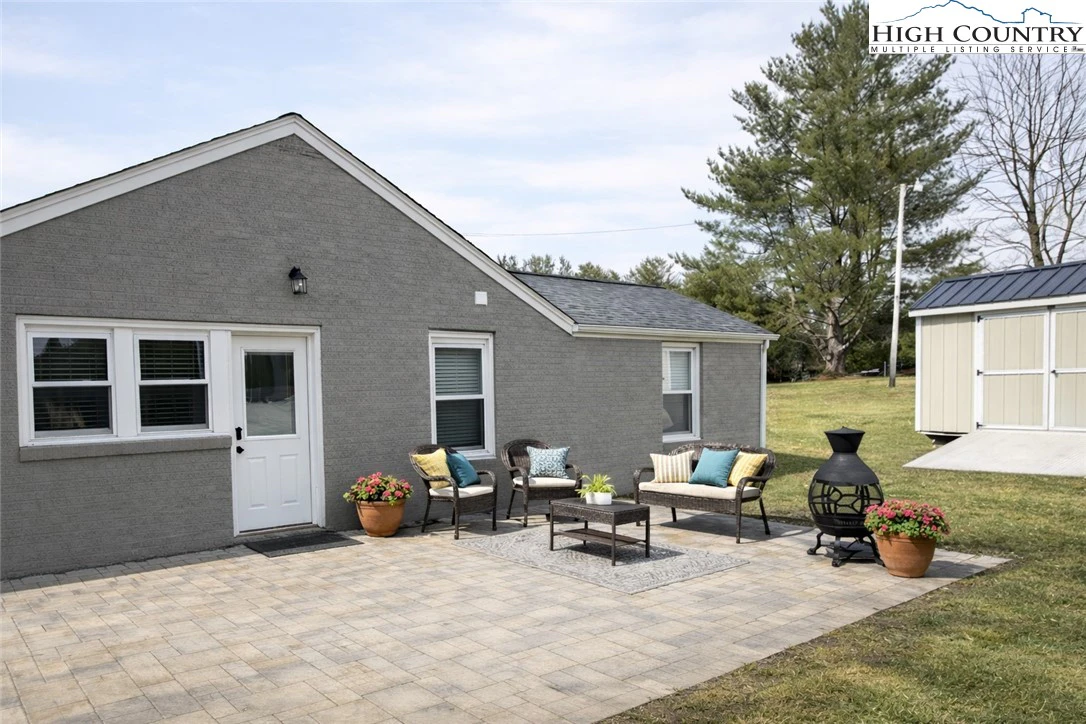Image number 4 for the current listing